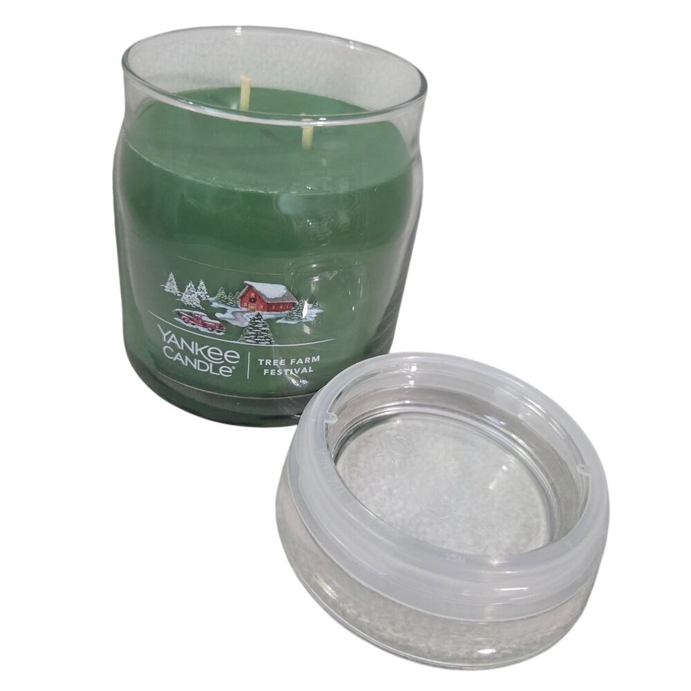 NEW Yankee Candle 2 wick Tree Farm Festival 13 oz Candle Balsam Green